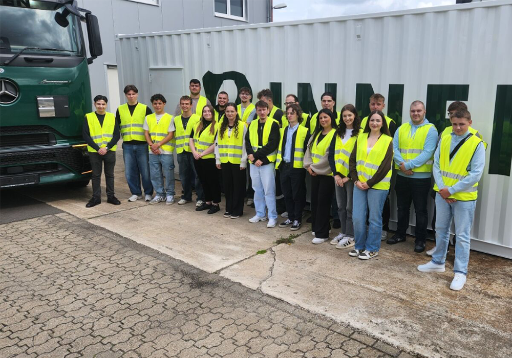 Rinnen trainees induction group photo at Moers
